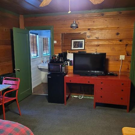 Shaver Lake Village Hotel Екстер'єр фото