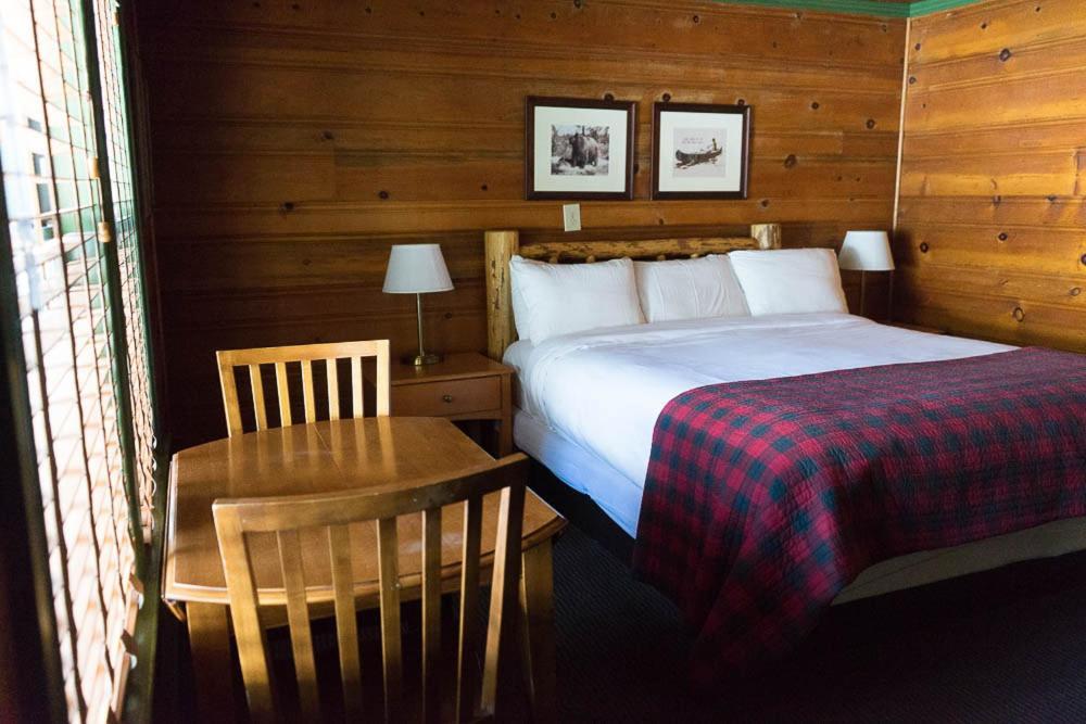 Shaver Lake Village Hotel Екстер'єр фото
