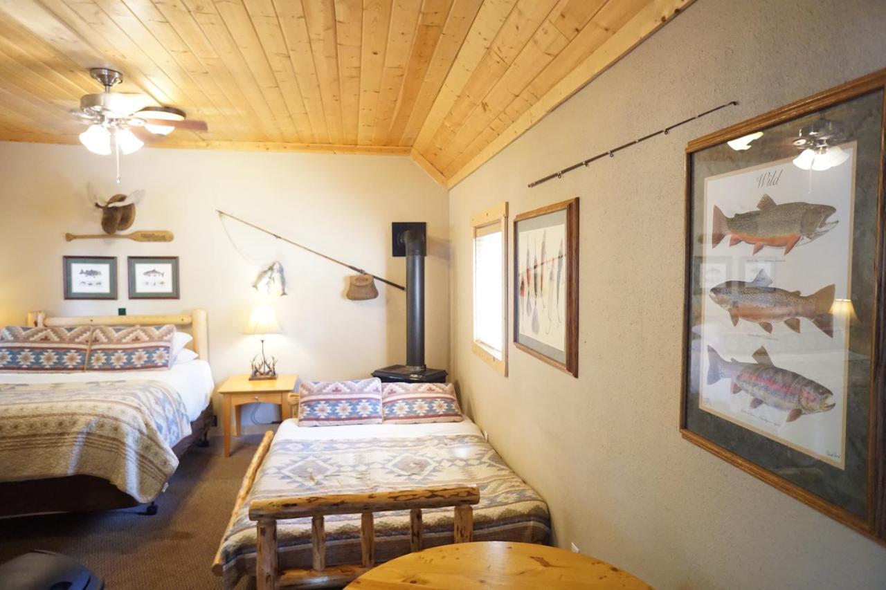 Shaver Lake Village Hotel Екстер'єр фото