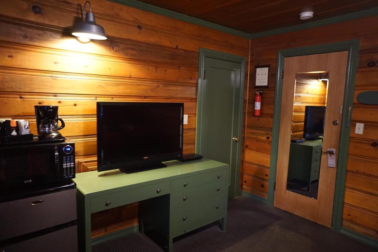 Shaver Lake Village Hotel Екстер'єр фото