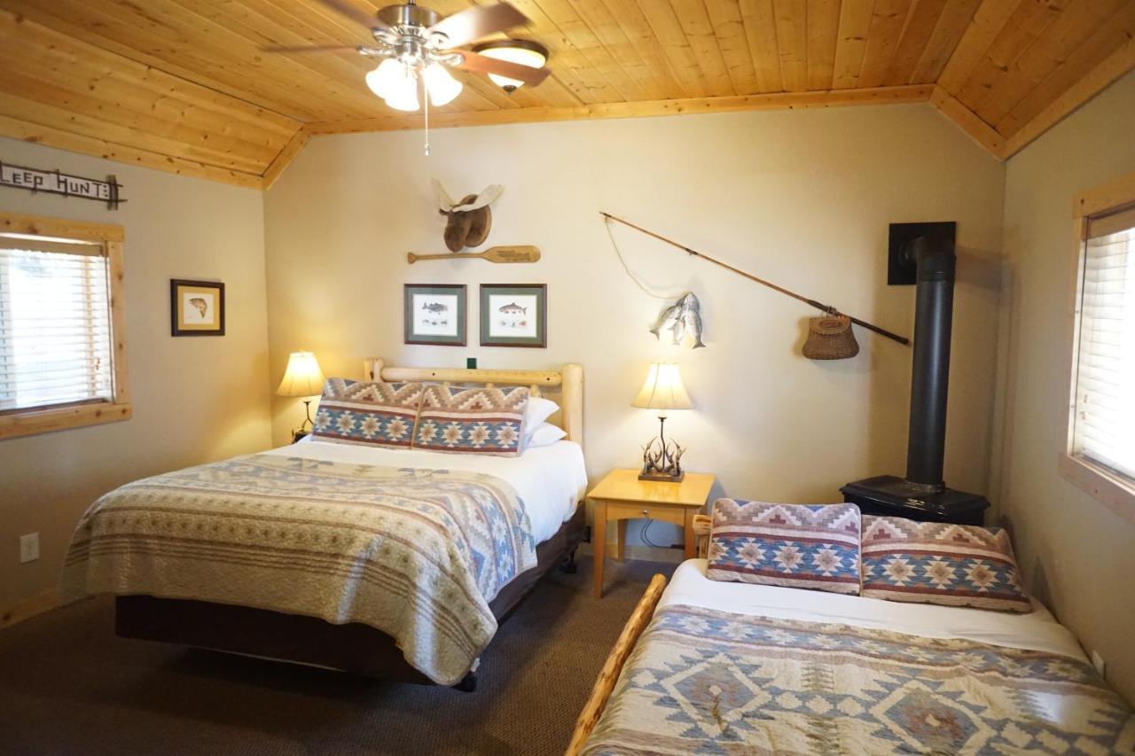 Shaver Lake Village Hotel Екстер'єр фото