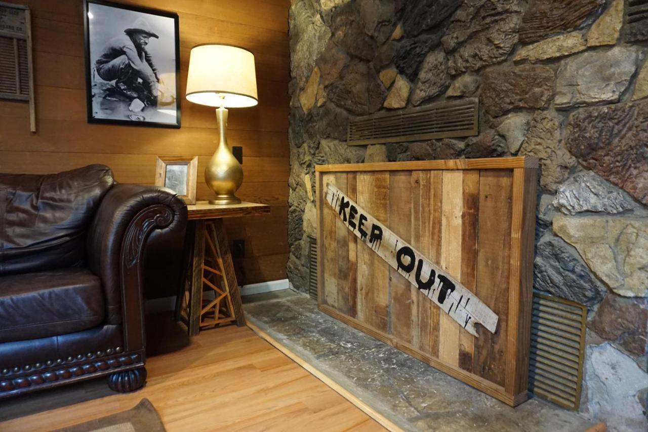 Shaver Lake Village Hotel Екстер'єр фото