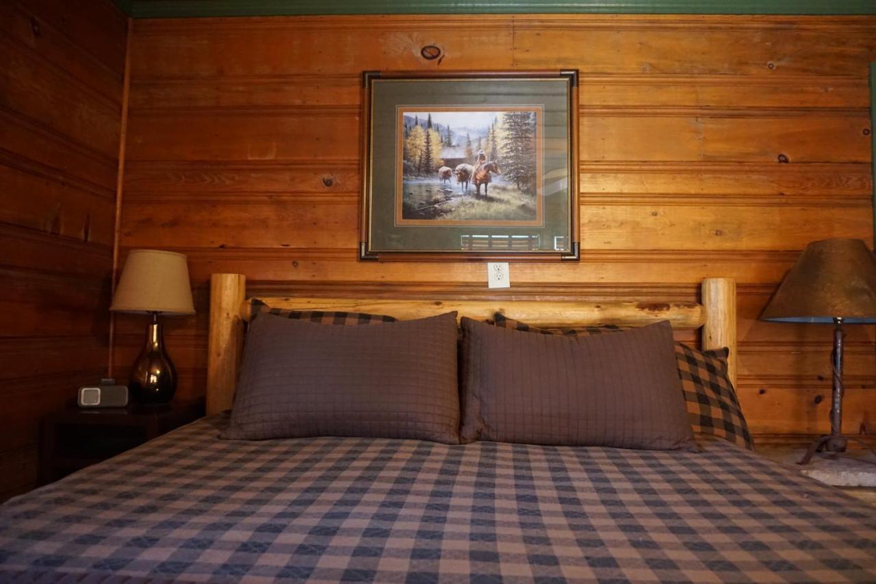 Shaver Lake Village Hotel Екстер'єр фото