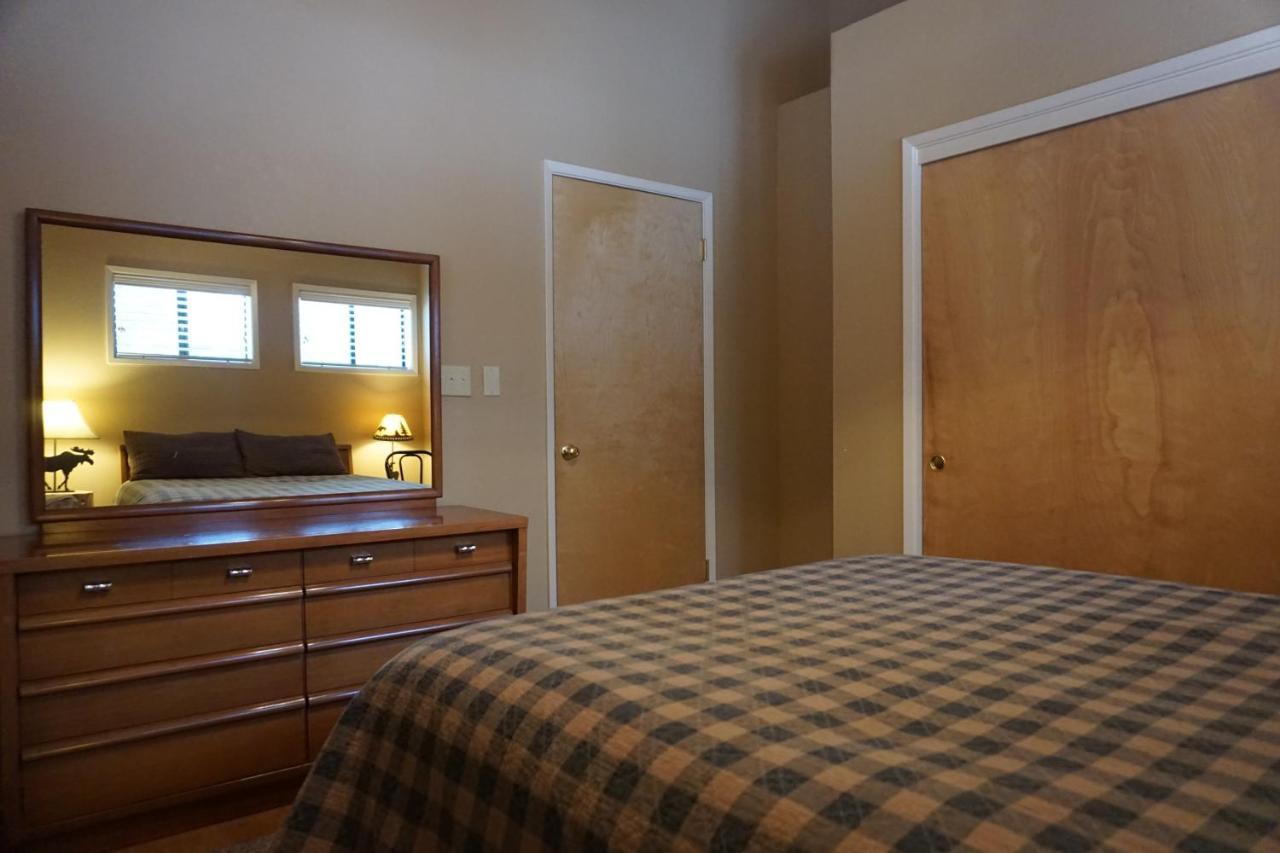 Shaver Lake Village Hotel Екстер'єр фото