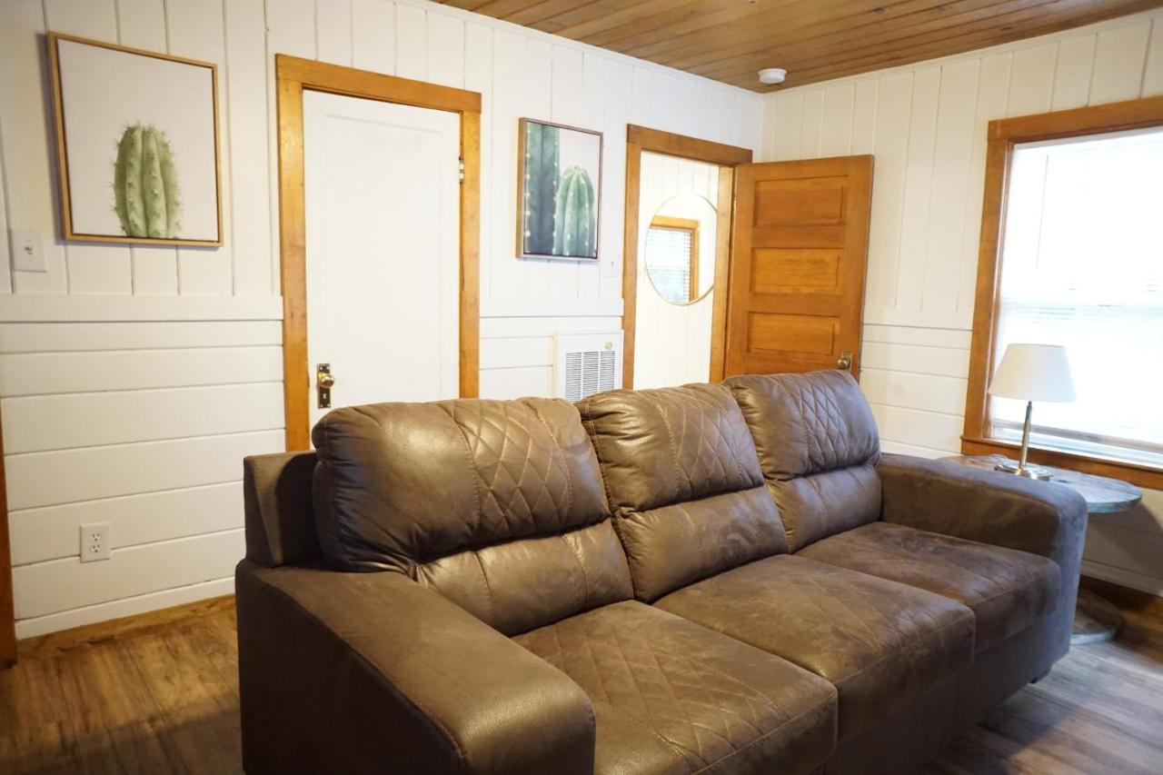 Shaver Lake Village Hotel Екстер'єр фото