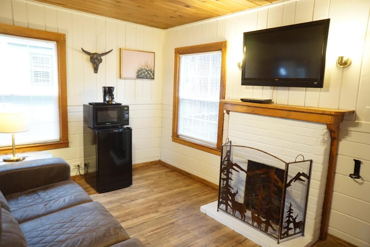Shaver Lake Village Hotel Екстер'єр фото