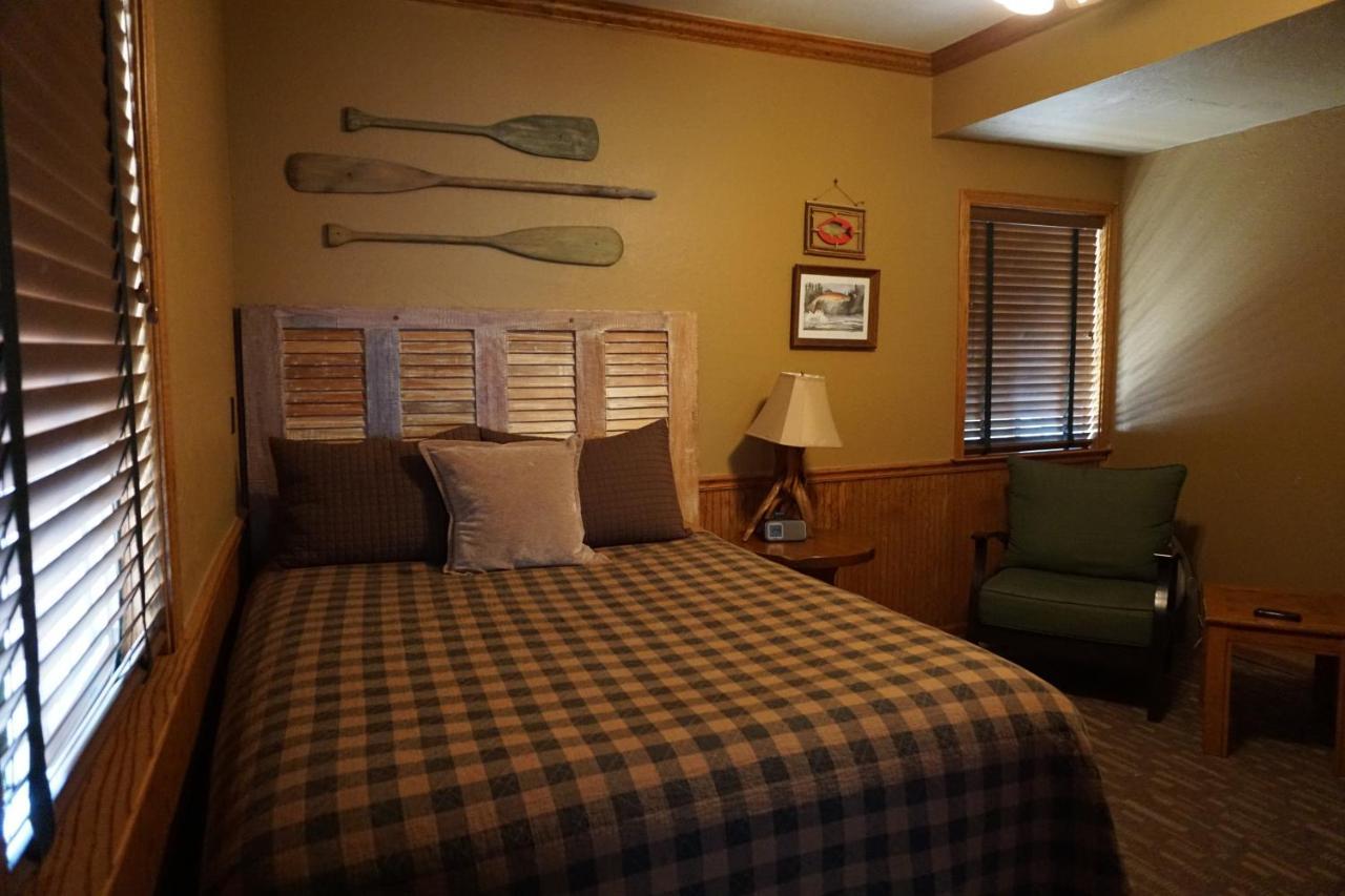 Shaver Lake Village Hotel Екстер'єр фото