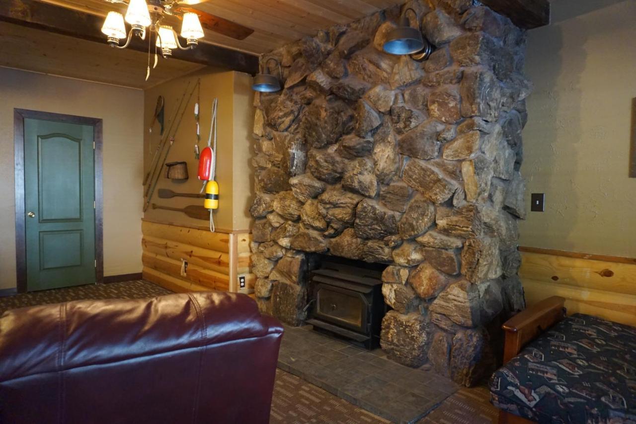 Shaver Lake Village Hotel Екстер'єр фото